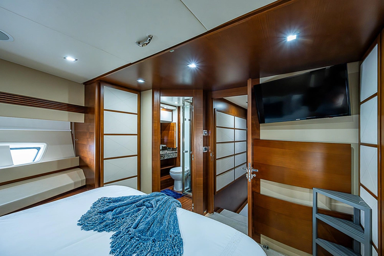 Reset Yacht Photos Pics 