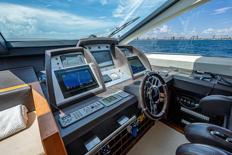 Reset Yacht Photos Pics 