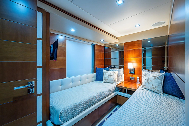 Reset Yacht Photos Pics 