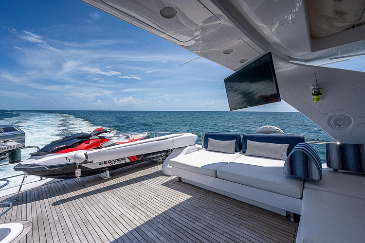 Reset Yacht Photos Pics 