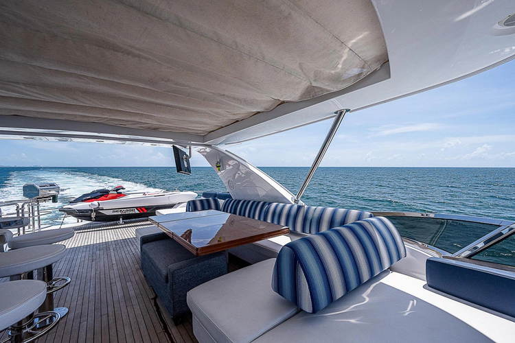Reset Yacht Photos Pics 