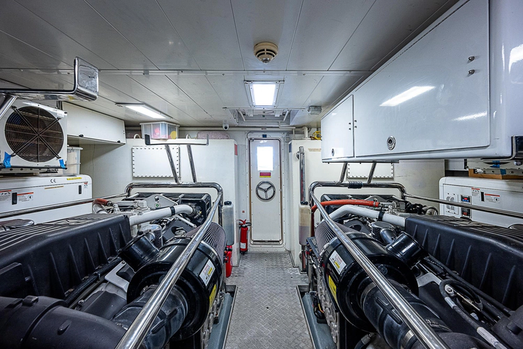 Reset Yacht Photos Pics 