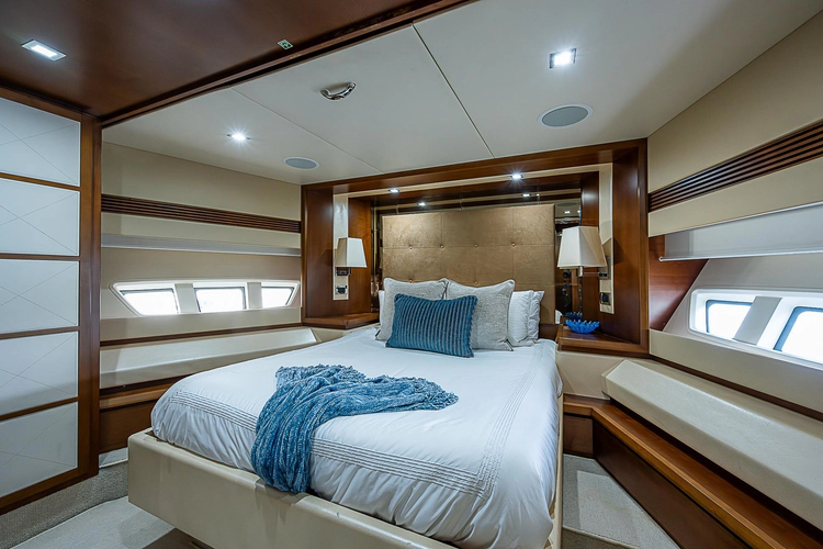 Reset Yacht Photos Pics 