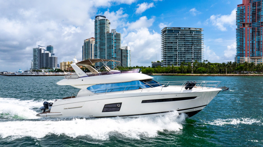 62' Prestige 2014
