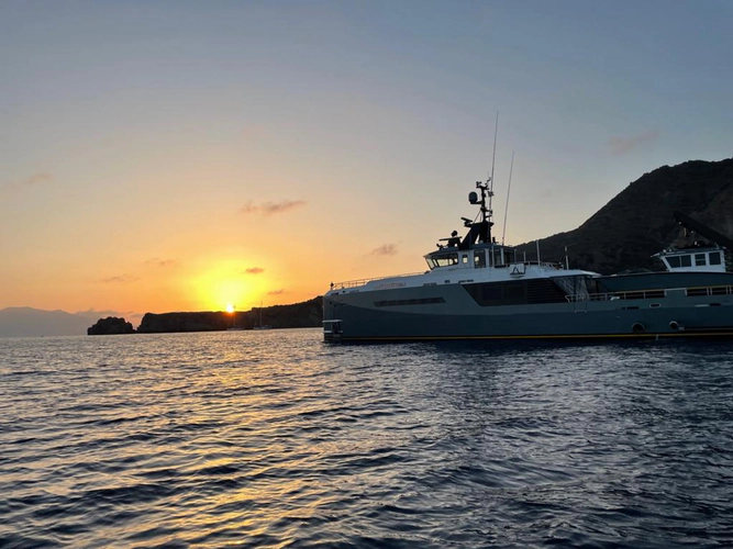 No Destination Yacht Photos Pics 