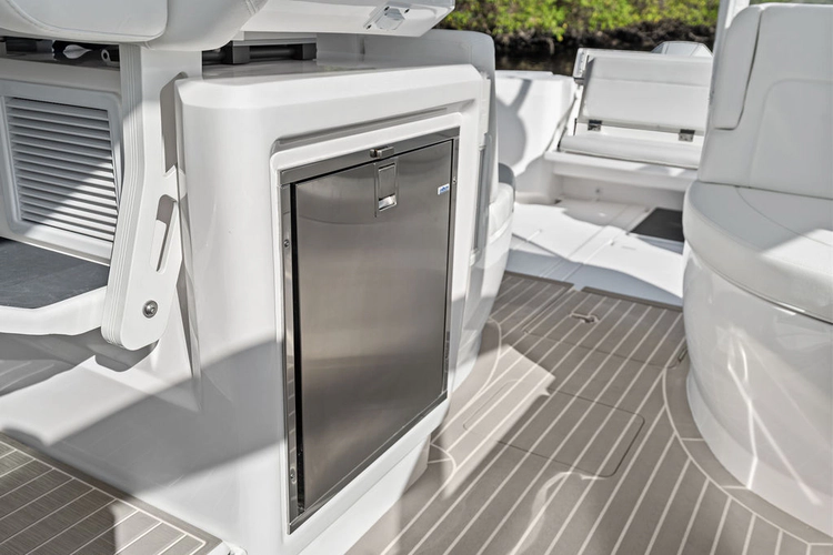 Salty Dog Yacht Photos Pics 