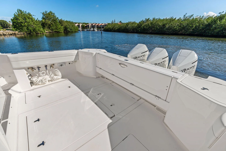Salty Dog Yacht Photos Pics 