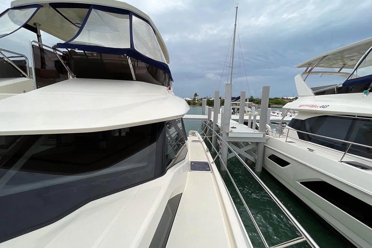 Gr8 Day Yacht Photos Pics 