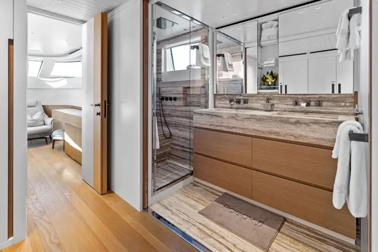 Poboy Yacht Photos Pics 