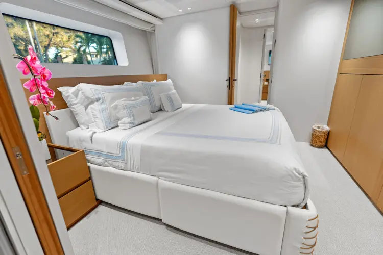 Poboy Yacht Photos Pics 
