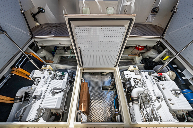 Uncorked Yacht Photos Pics 