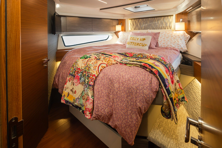 Tiara C49 Coupe Yacht Photos Pics 