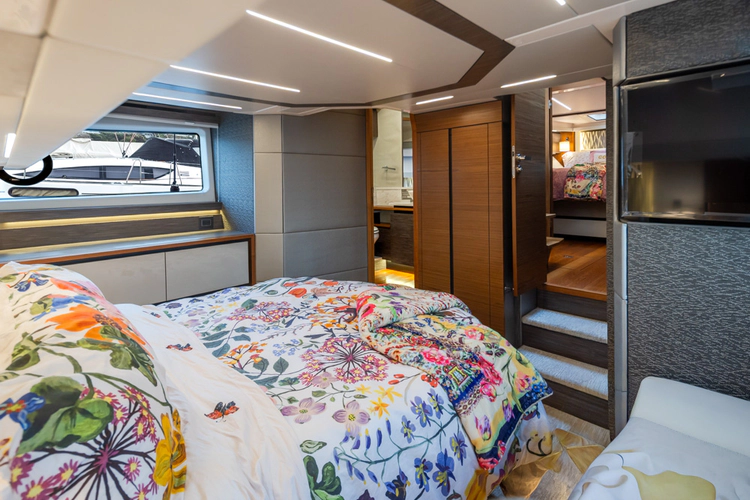 Tiara C49 Coupe Yacht Photos Pics 