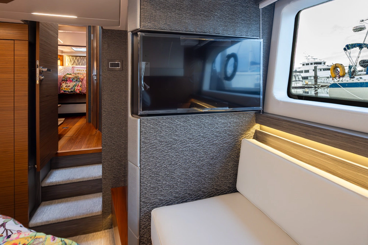 Tiara C49 Coupe Yacht Photos Pics 