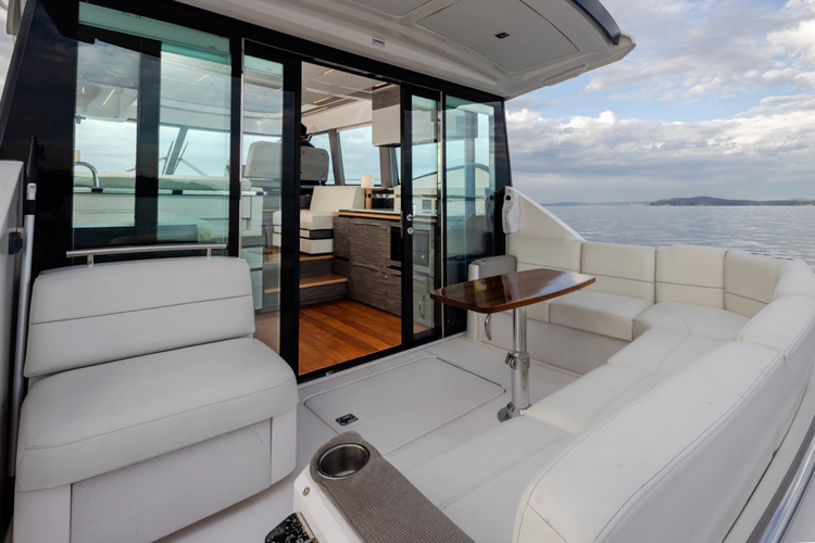 Tiara C49 Coupe Yacht Photos Pics 