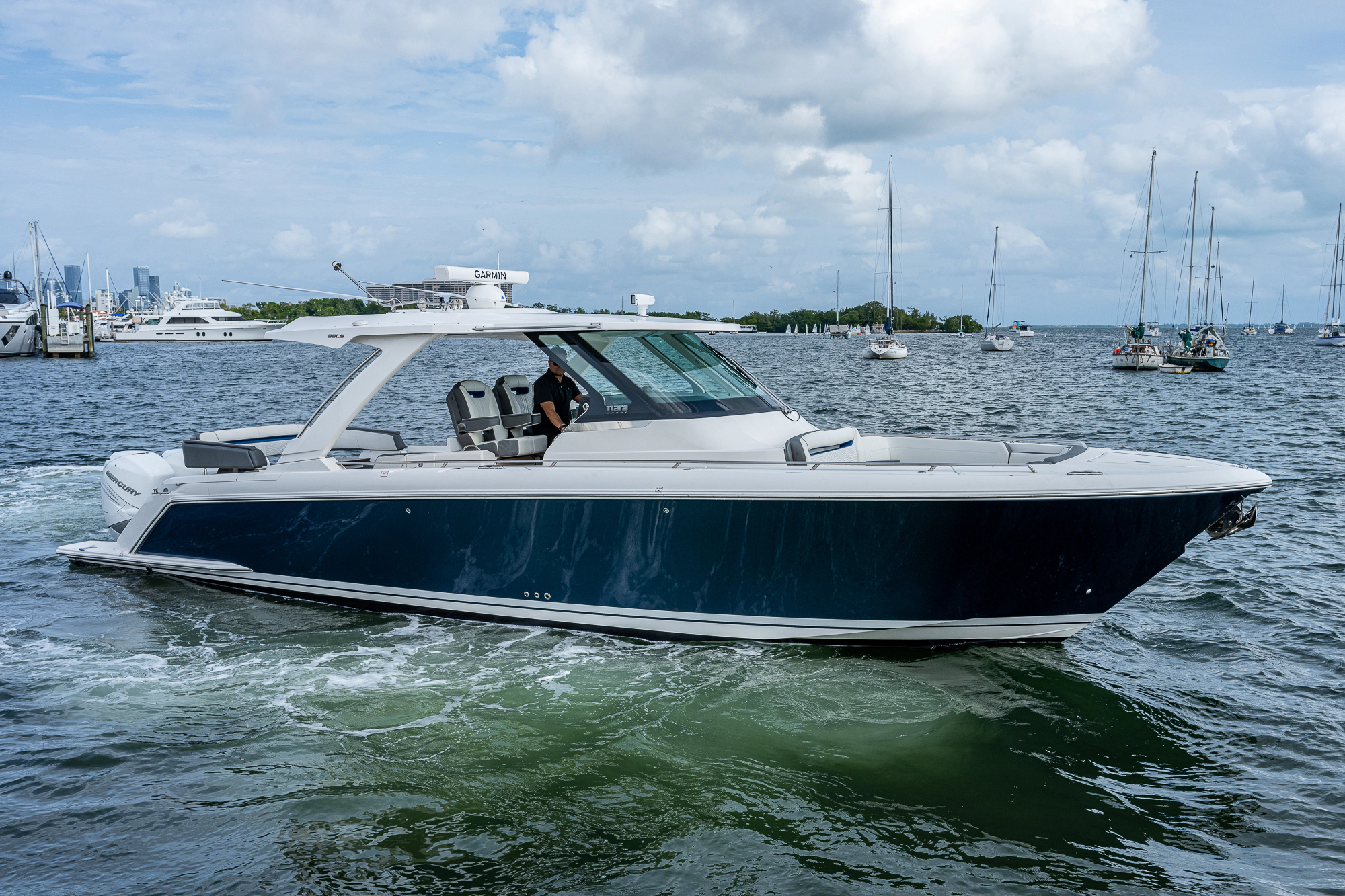 38' Tiara 2021