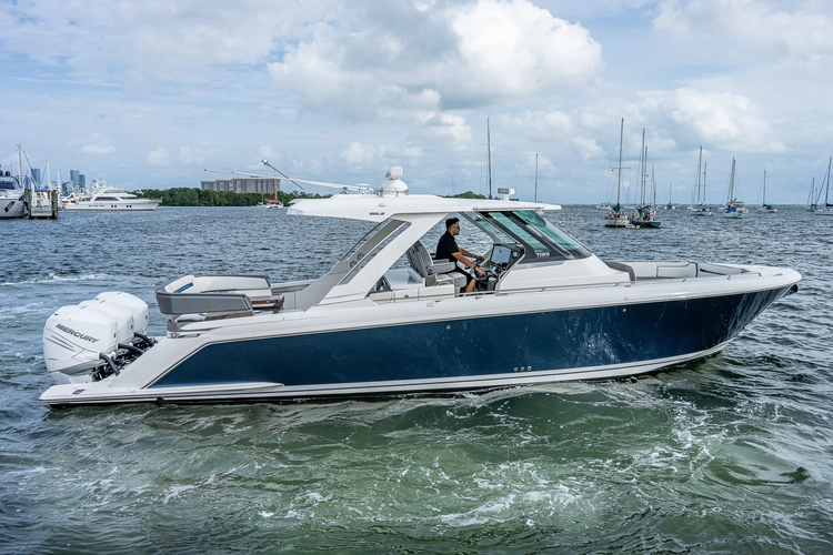 Liquid Asset Yacht Photos Pics 