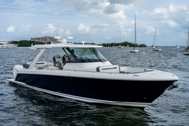 Liquid Asset Yacht Photos Pics 