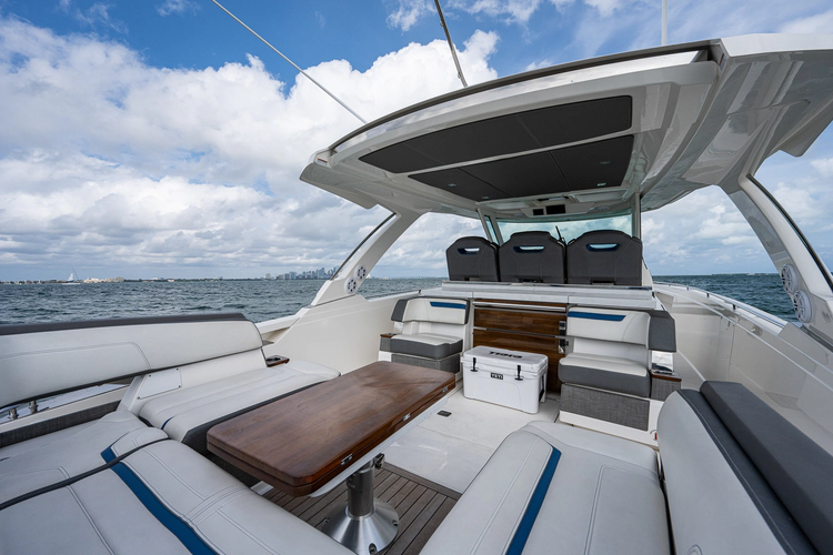 Liquid Asset Yacht Photos Pics 