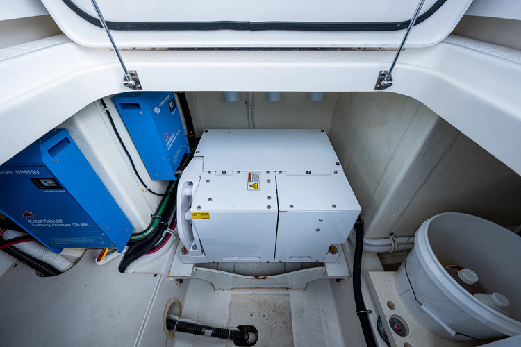 Liquid Asset Yacht Photos Pics 