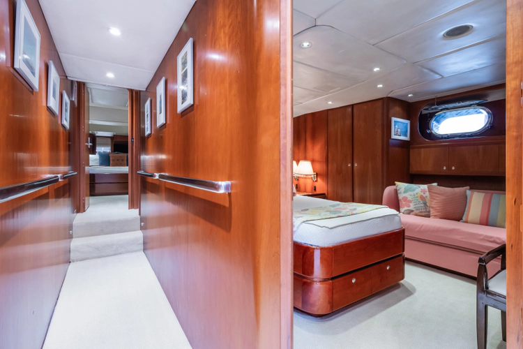 Seaquell Yacht Photos Pics 