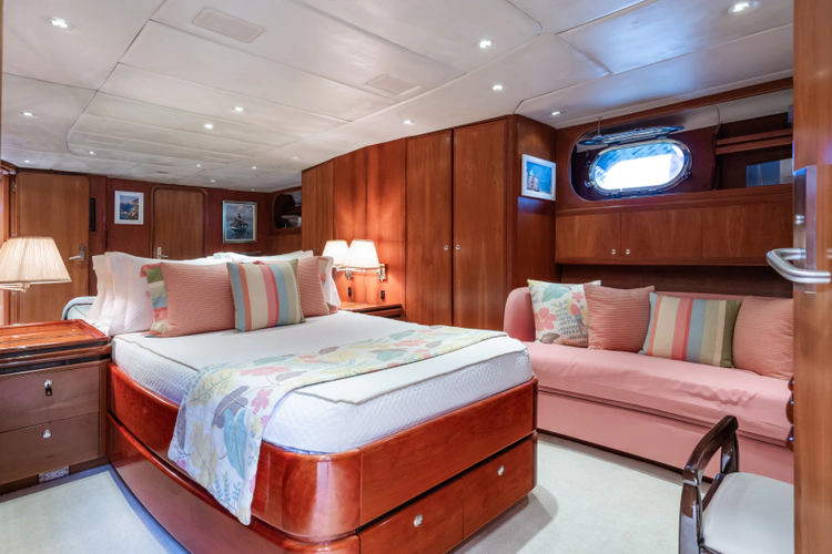 Seaquell Yacht Photos Pics 