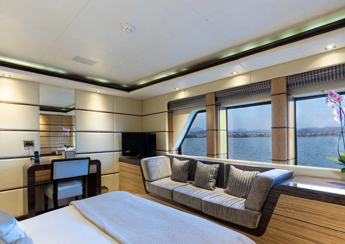 I Sea Yacht Photos Pics 