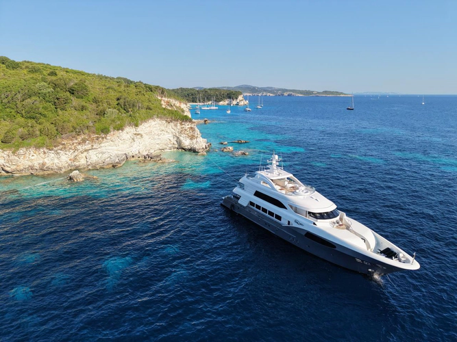 I Sea Yacht Photos Pics 