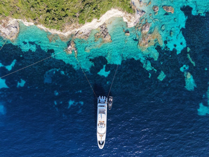 I Sea Yacht Photos Pics 