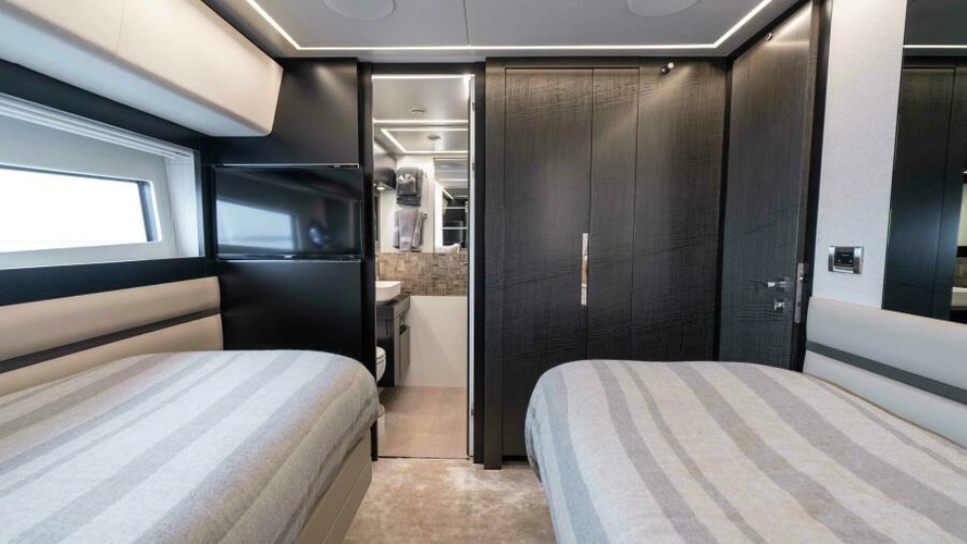 Stallion Yacht Photos Pics 