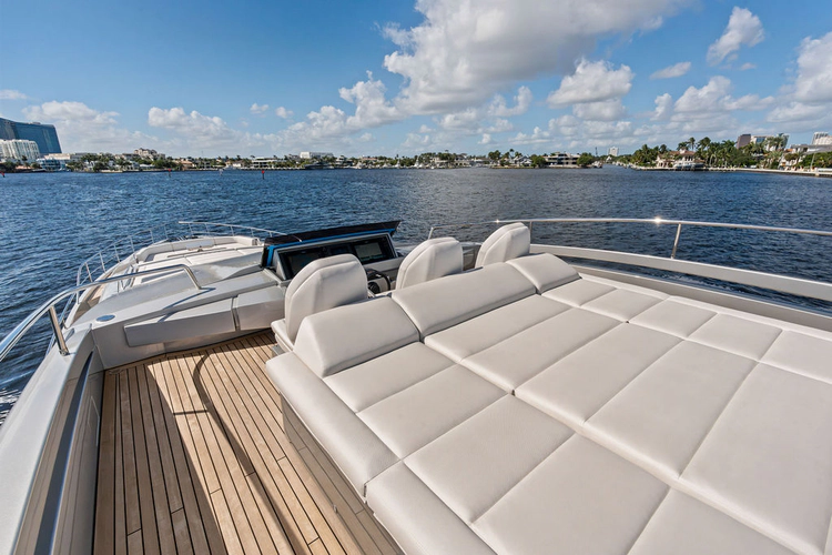 Stallion Yacht Photos Pics 