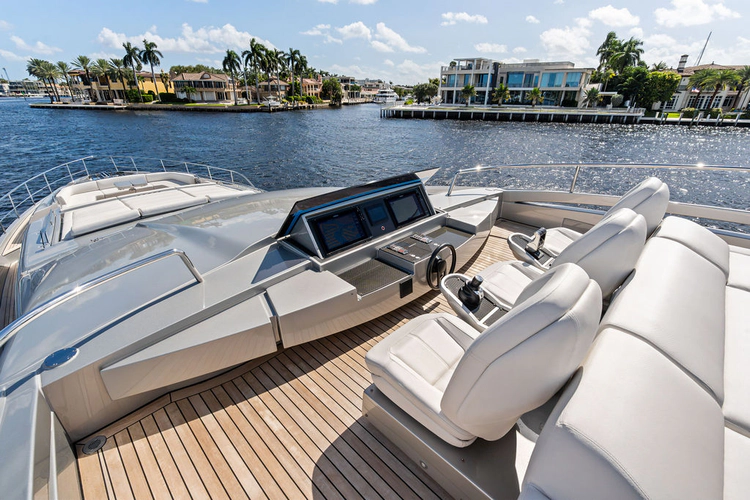 Stallion Yacht Photos Pics 