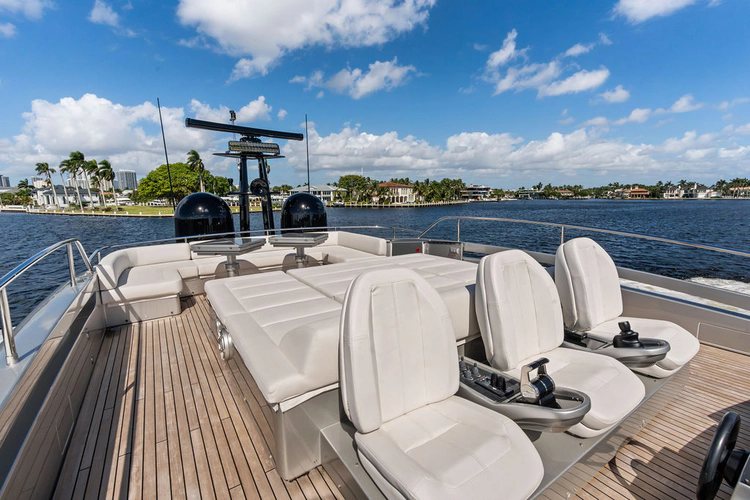 Stallion Yacht Photos Pics 