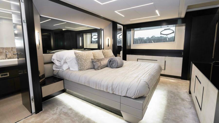 Stallion Yacht Photos Pics 