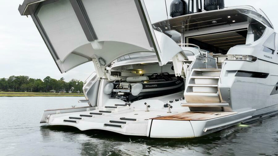 Stallion Yacht Photos Pics 