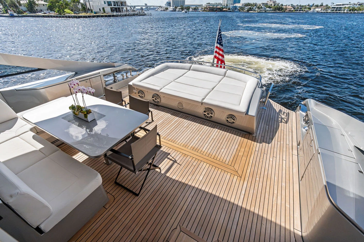 Stallion Yacht Photos Pics 