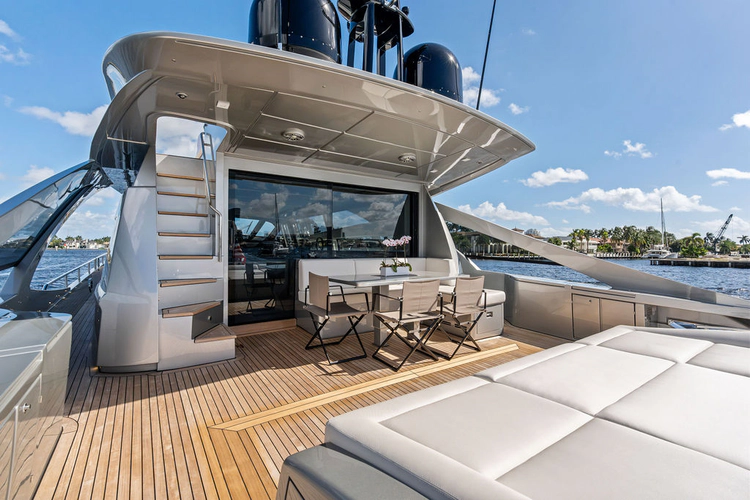 Stallion Yacht Photos Pics 