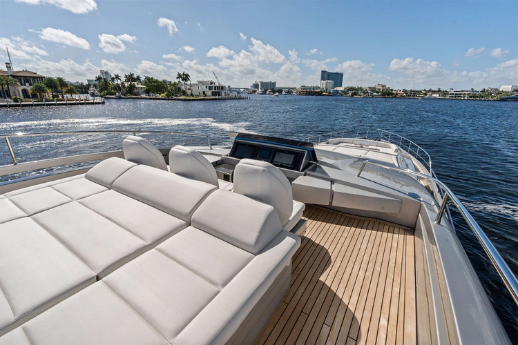 Stallion Yacht Photos Pics 