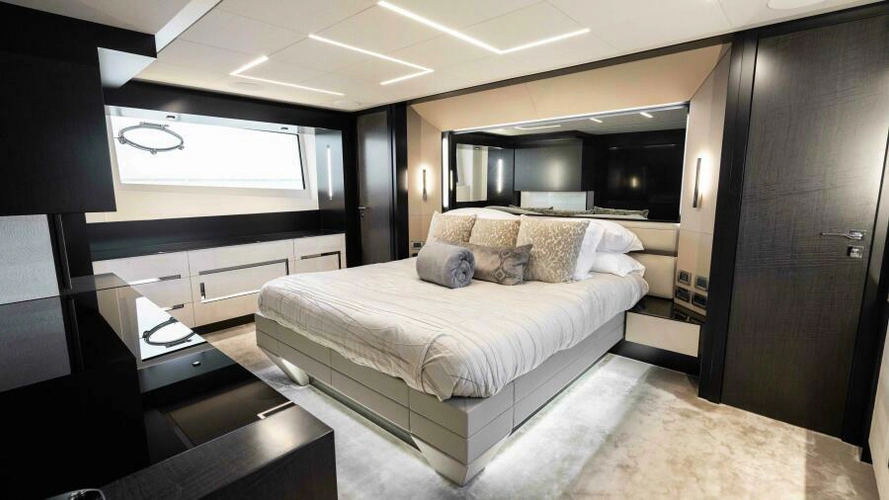 Stallion Yacht Photos Pics 