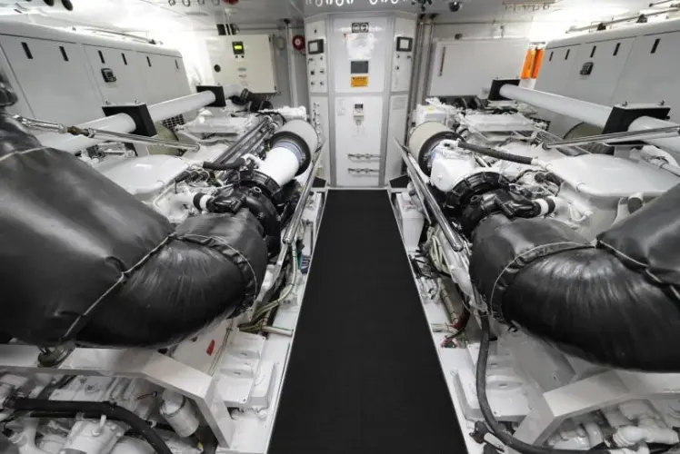 Seahawk Yacht Photos Pics 