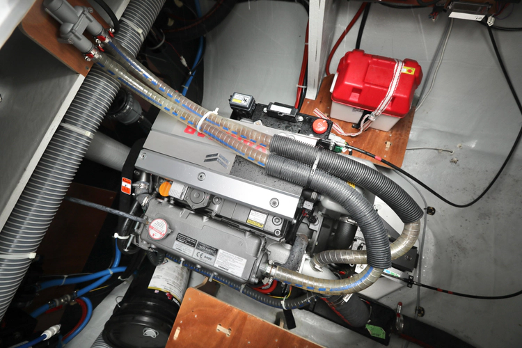 Babur Yacht Photos Pics 