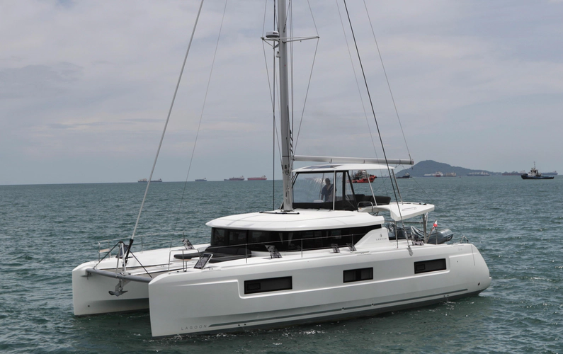Babur Yacht Photos Pics 