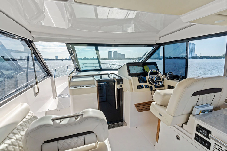 Treehouse Yacht Photos Pics 