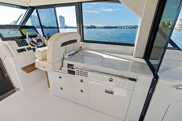 Treehouse Yacht Photos Pics 