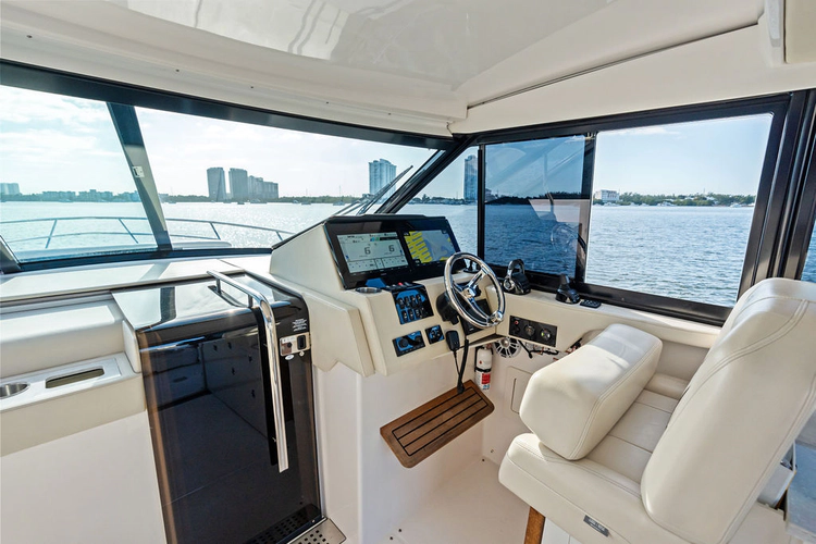 Treehouse Yacht Photos Pics 