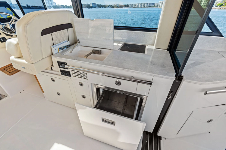 Treehouse Yacht Photos Pics 