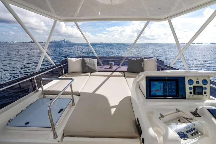 Amigos Yacht Photos Pics 