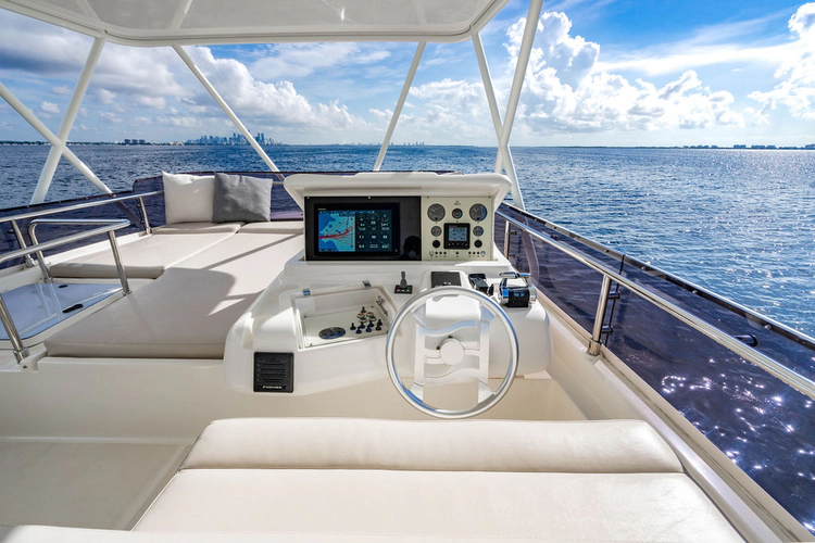 Amigos Yacht Photos Pics 