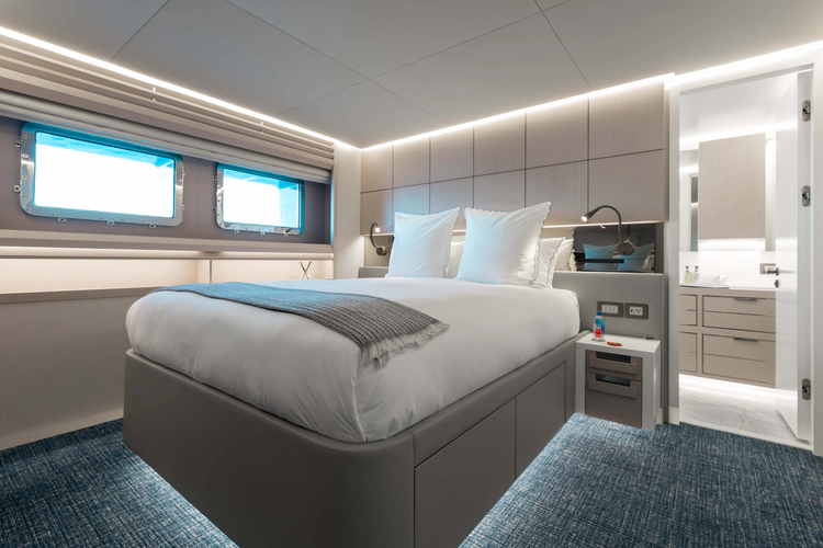 Amore Yacht Photos Pics 