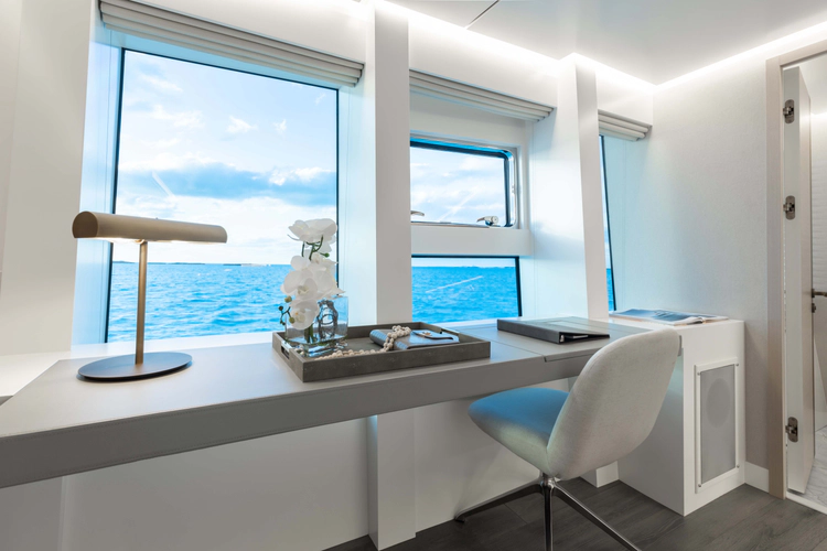 Amore Yacht Photos Pics 